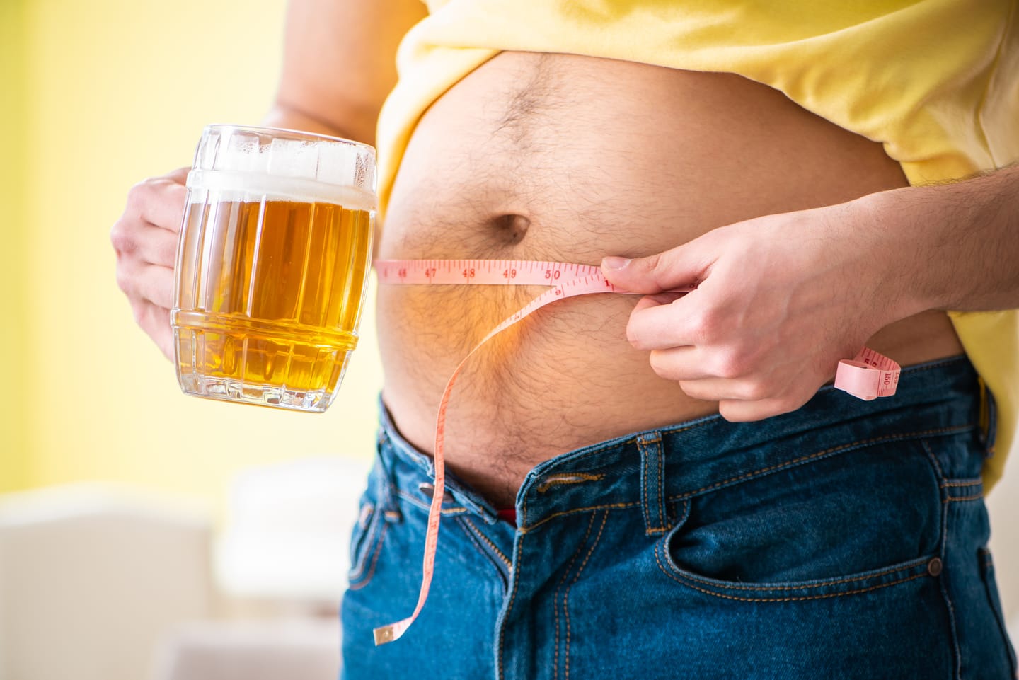 Por qué la “panza cervecera” representa un riesgo para la salud cardíaca, según científicos
