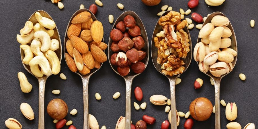 Incorporar nueces en la dieta: beneficios para el corazón y el intestino según un nuevo estudio